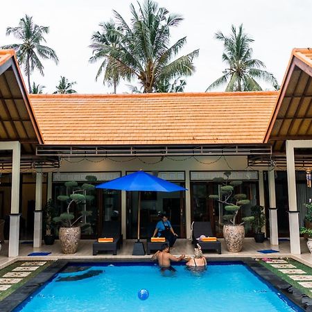 Отель Mias Jungle House Ловина Экстерьер фото
