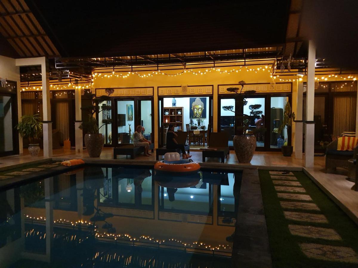 Отель Mias Jungle House Ловина Экстерьер фото