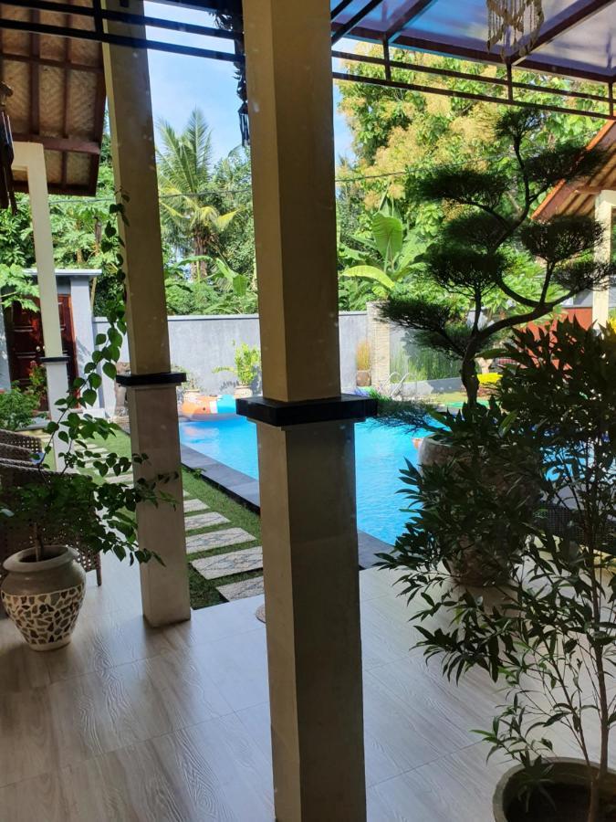 Отель Mias Jungle House Ловина Экстерьер фото